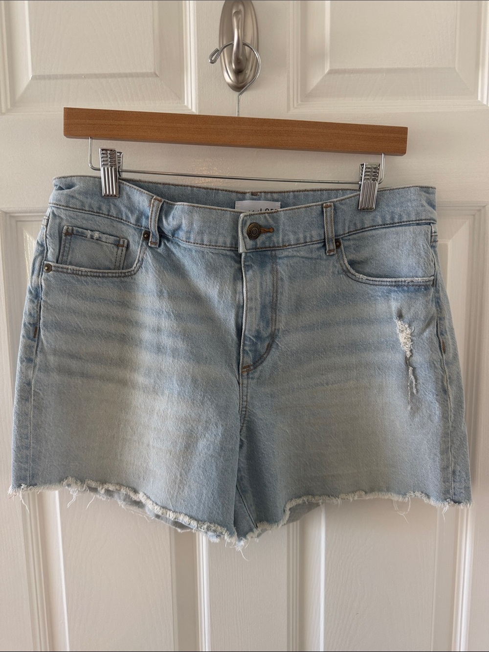 LOFT Light Wash Denim Women's Shorts SZ 29 - 8